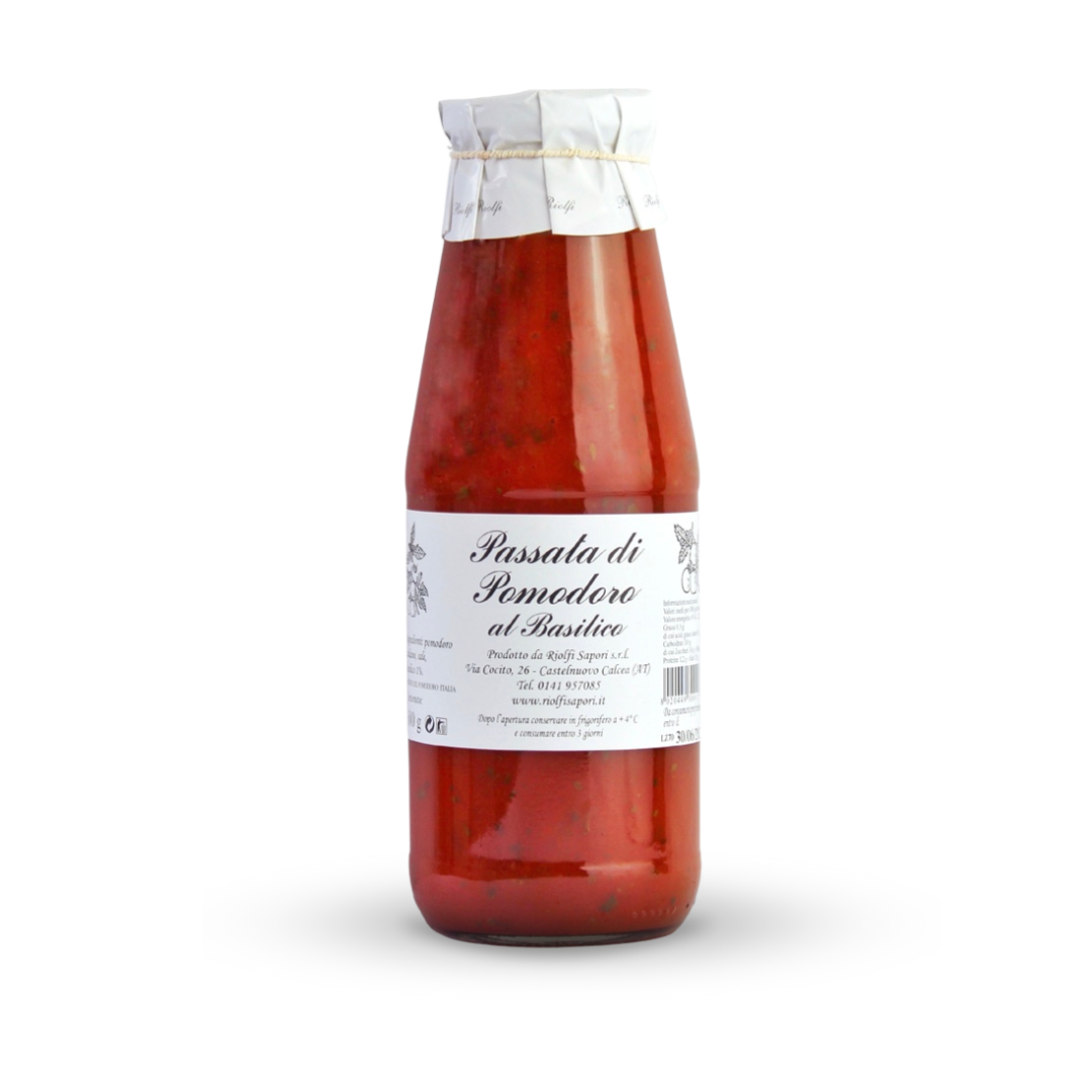 Tomato puree with basil 680 g